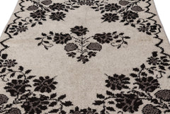 Girit Beige Floral Wool Handmade Area Rug 4'11" x 7'3"