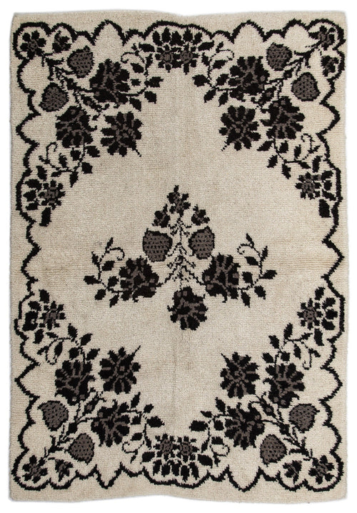 Girit Beige Floral Wool Handmade Area Rug 4'11" x 7'3"