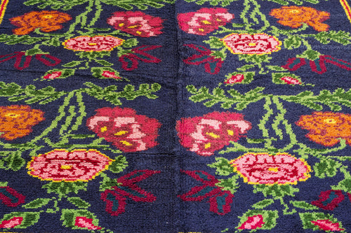 Girit Black Floral Wool Handmade Area Rug 5'7" x 6'3"