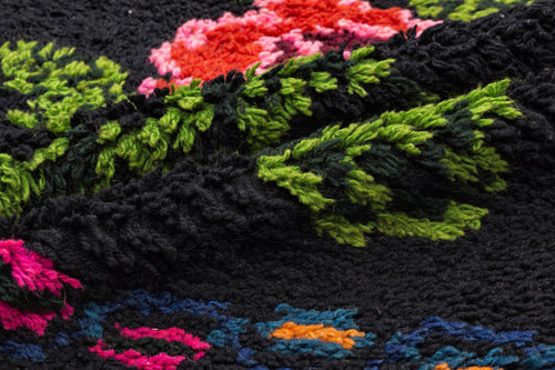 Girit Black Floral Wool Handmade Area Rug 5'1" x 6'6"