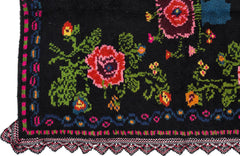 Girit Black Floral Wool Handmade Area Rug 5'1" x 6'6"