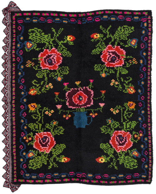 Girit Black Floral Wool Handmade Area Rug 5'1" x 6'6"