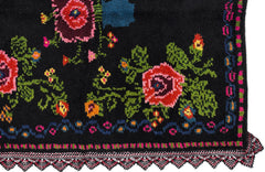 Girit Black Floral Wool Handmade Area Rug 5'1" x 6'6"