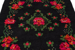 Girit Black Floral Wool Handmade Area Rug 4'8" x 6'11"