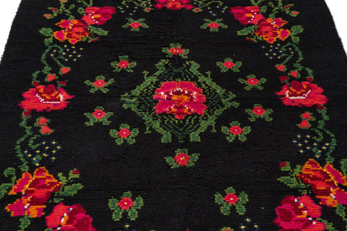 Girit Black Floral Wool Handmade Area Rug 4'8" x 6'11"