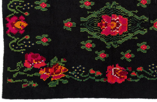 Girit Black Floral Wool Handmade Area Rug 4'8" x 6'11"