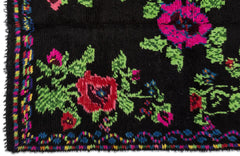 Girit Black Floral Wool Handmade Area Rug 5'2" x 7'5"