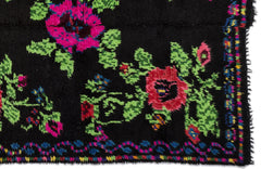Girit Black Floral Wool Handmade Area Rug 5'2" x 7'5"