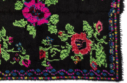 Girit Black Floral Wool Handmade Area Rug 5'2" x 7'5"