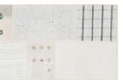 Teselya White Striped Wool Handmade Area Rug 5'3" x 7'7"