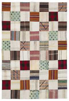 Teselya Cream Patchwork Wool Handmade Area Rug 5'3" x 7'7"