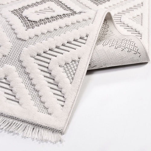 Geometric Area Rug – Machine Made Rug With Durable Polyester Yarn, 8mm Pile Height