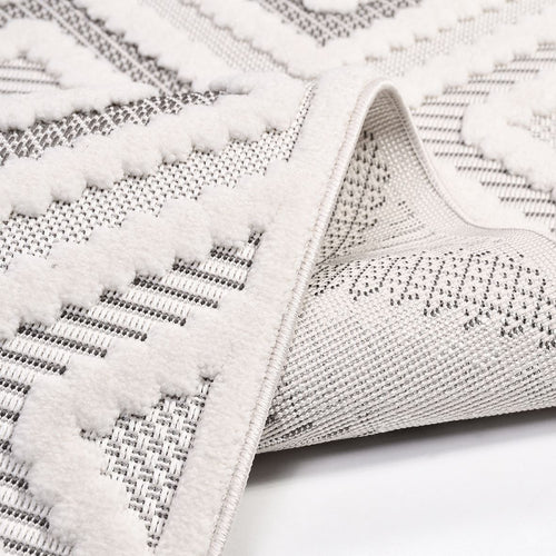 Geometric Area Rug – Machine Made Rug With Durable Polyester Yarn, 8mm Pile Height