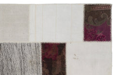 Teselya 1178 White Floral Wool Handmade Area Rug 5'3" x 7'7"