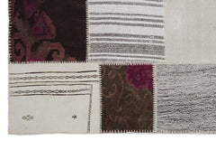 Teselya 1178 White Floral Wool Handmade Area Rug 5'3" x 7'7"