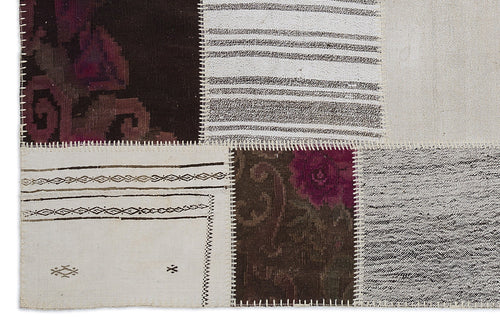 Teselya 1178 White Floral Wool Handmade Area Rug 5'3" x 7'7"