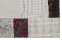 Teselya 1178 White Floral Wool Handmade Area Rug 5'3" x 7'7"