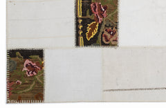 Teselya 1216 White Floral Wool Handmade Area Rug 5'3" x 7'7"