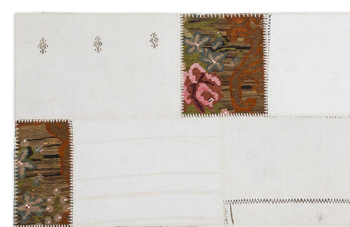 Teselya 1216 White Floral Wool Handmade Area Rug 5'3" x 7'7"