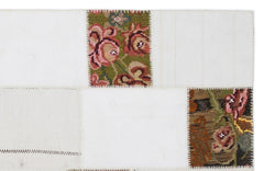 Teselya 1216 White Floral Wool Handmade Area Rug 5'3" x 7'7"