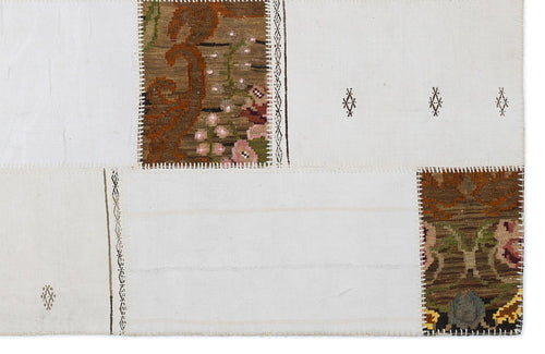 Teselya 1216 White Floral Wool Handmade Area Rug 5'3" x 7'7"