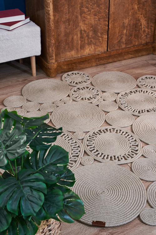 Handmade Jute Rug – Beige Geometric Cotton Yarn Area Carpet for Living Room