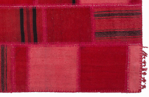 Teselya Red Patchwork Wool Handmade Area Rug 5'3" x 7'7"