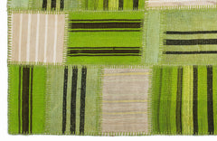 Teselya 1342 Green Patchwork Wool Handmade Area Rug 5'3" x 7'7"