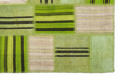 Teselya 1342 Green Patchwork Wool Handmade Area Rug 5'3" x 7'7"
