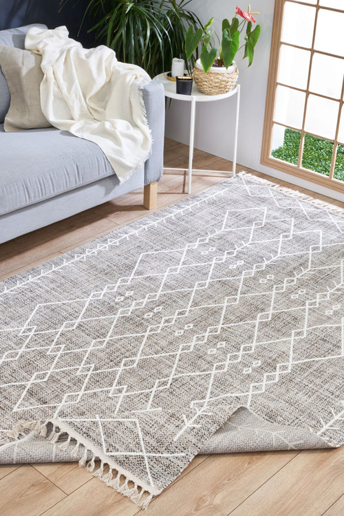 Machine Made Area Rug – Cream Geometric Cotton Yarn Carpet for Living Room