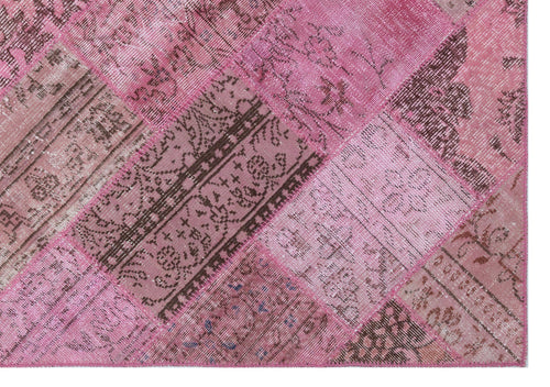 Iskece 31299 Pink Patchwork Wool Handmade Area Rug 5'3" x 7'7"