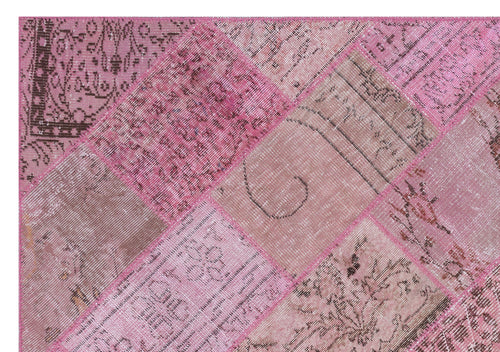 Iskece 31299 Pink Patchwork Wool Handmade Area Rug 5'3" x 7'7"