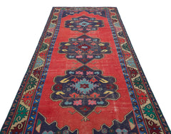 Kavala Red Classic Wool Handmade Area Rug 4'8" x 10'10"