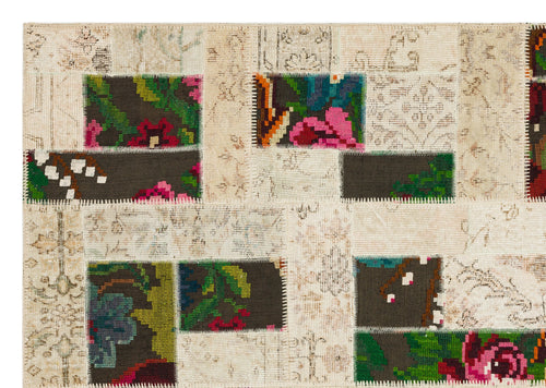 Iskece Beige Floral Wool Handmade Area Rug 5'4" x 7'8"