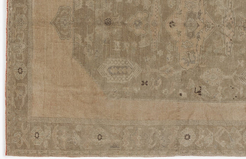 Kavala Red Classic Wool Handmade Area Rug 5'9" x 8'4"