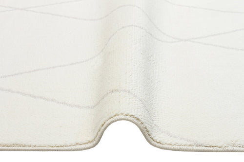 Qrendi White Geometric Machine Made Area Rug