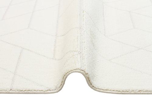 White Geometric Rug – Modern Area Rug With Ethnic Pattern, Soft Textured Carpet