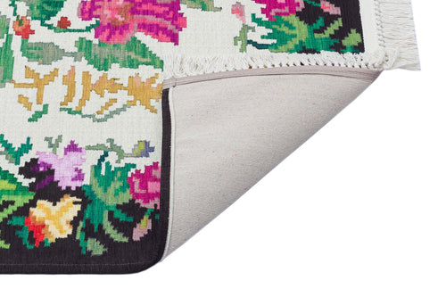 White Floral Kilim - Washable Non Slip Rug With Traditional Patterned Design
