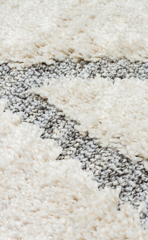 Cream Geometric Area Rug - Machine Made Rug With Soft Texture & Non Slip
