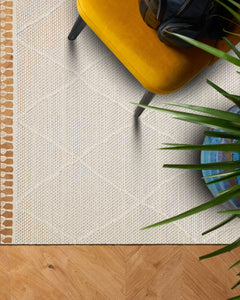 Beige Geometric Jute Rug - Machine Made Area Rug With Soft Texture & Dust Free Finish