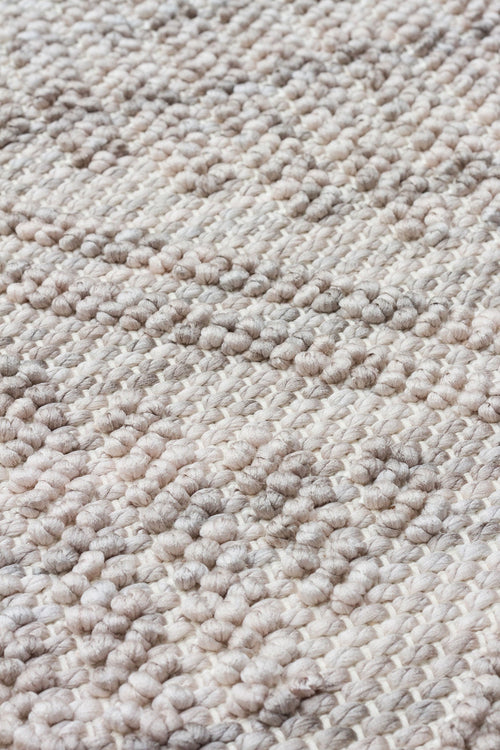 Grey Geometric Area Rug - Machine Made Rug With Soft Texture & Easy Clean