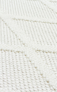 Cream Geometric Area Rug - Machine Made Rug With Soft Texture & Anti Slip