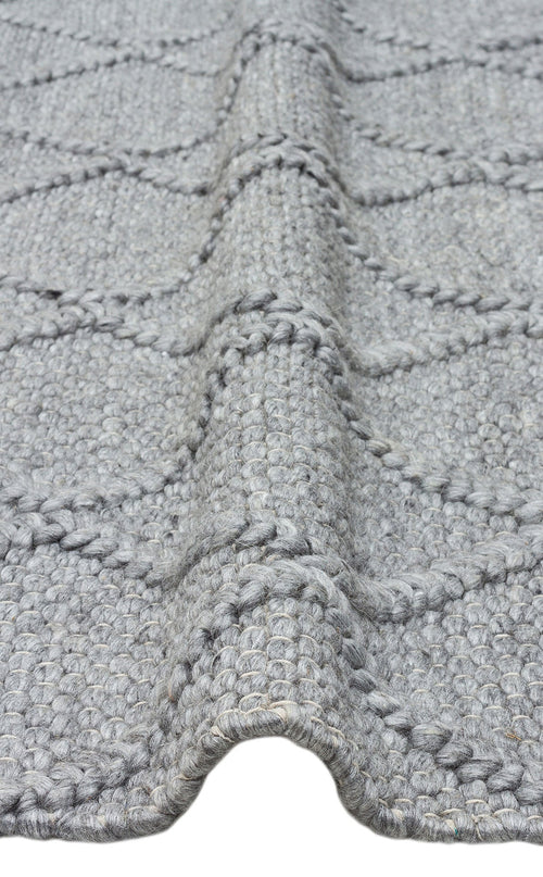 Hand-Knitted Rug - Grey Geometric Flatweave Carpet with Soft Texture