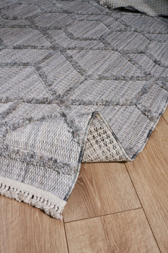 Grey Geometric Area Rug – Machine Made Rug With Cotton Yarn & Stain Resistant Design