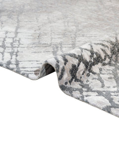 Grey Geometric Area Rug - Machine Made Durable Acrylic Carpet With Fringed Edges