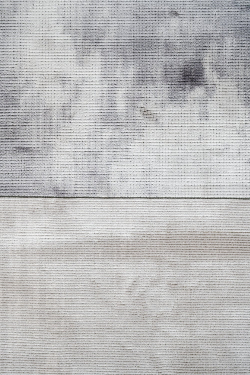 Viscose Area Rug – Machine Made Rug With Grey Frame & Fringed Edge for Living Room