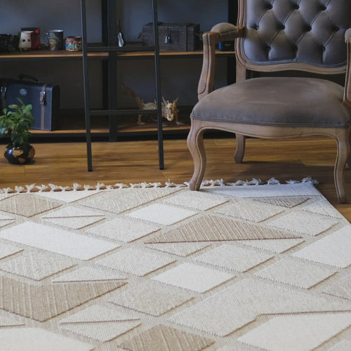Cream Geometric Rug - Machine Made Polypropylene Area Rug With Non Slip Backing