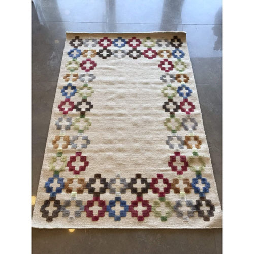 Handmade Wool Rug - White Floral New Zealand Wool Viscose Area Carpet by Dolce Vita