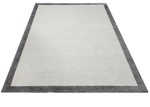 Axminster Viscose Rug – 3S Cream Frame Machine Made Carpet With Soft Texture