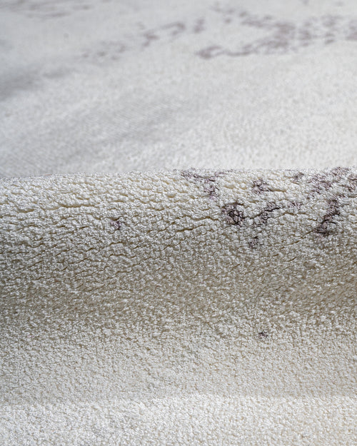 Viscose Axminster Rug – Cream Medallion Carpet With Soft Texture & Durable Design